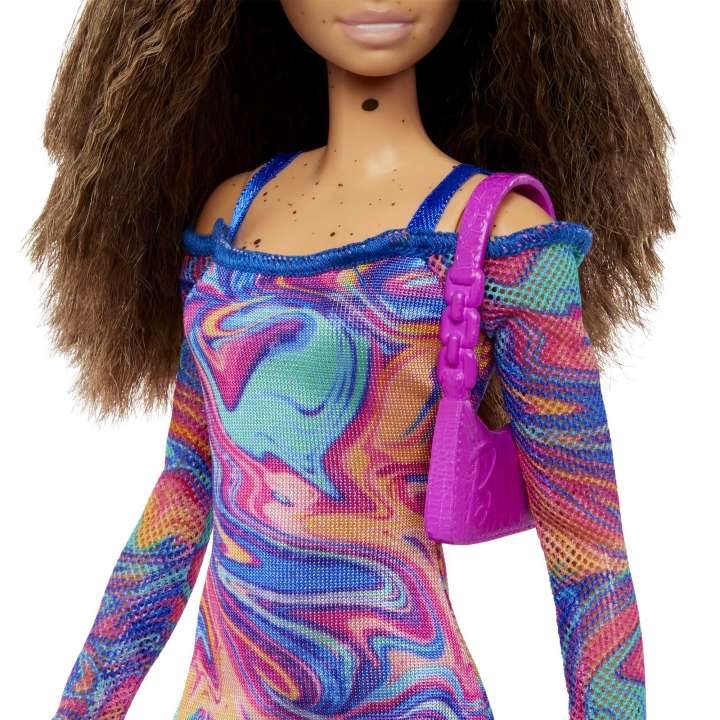 Bábika Barbie Modelka – Dúhové marble šaty