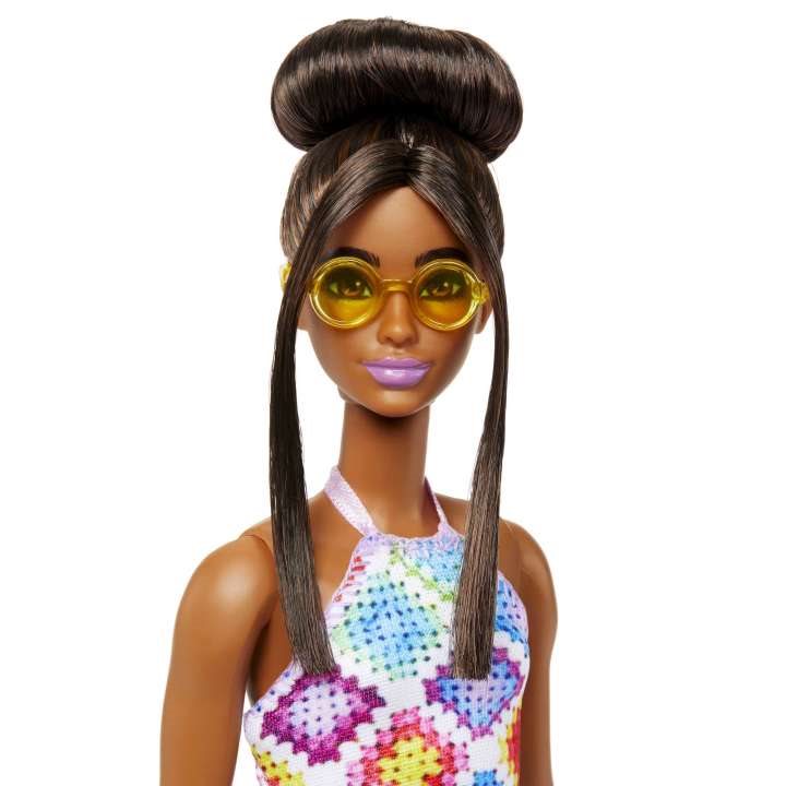 Bábika Barbie Modelka – Háčkované šaty