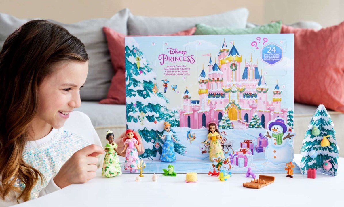 Adventný kalendár Disney Princess Adventný kalendár s malými bábikami 2023