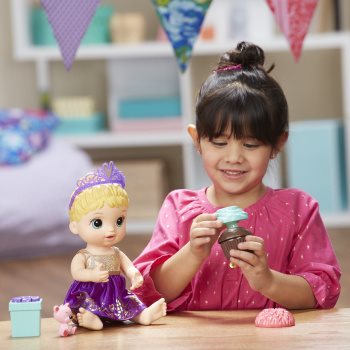 Baby Alive Narozeninová blonďatá panenka Baby Alive Narozeninová blonďatá panenka