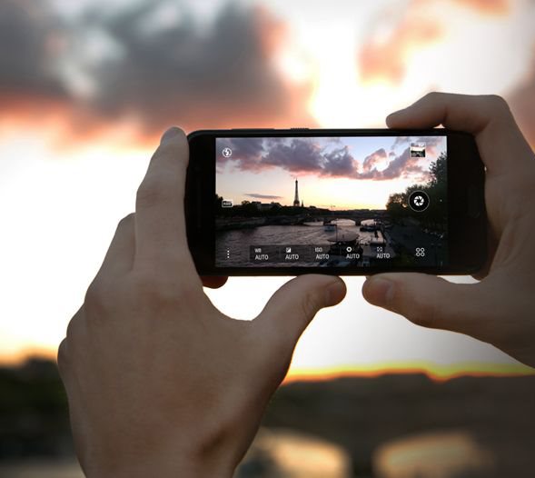 13MP fotoaparát s optickou stabilizací