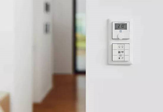Homematic IP Wall thermostat with LED backlight display - HmIP-WTH-1