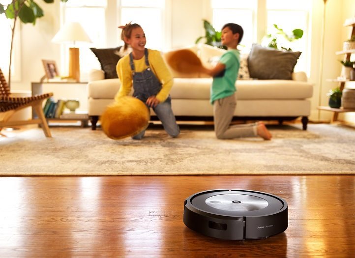 iRobot Roomba j7+ robot vacuum iRobot Roomba j7+ robot vacuum