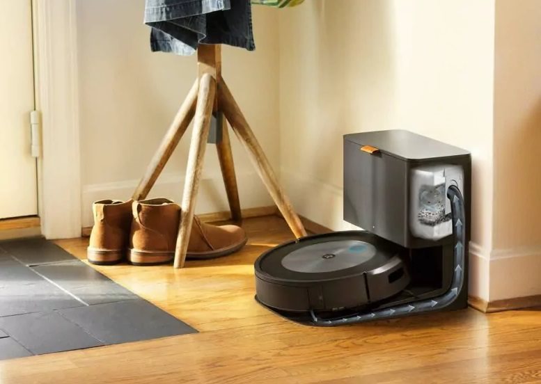 iRobot Roomba j7+ robot vacuum iRobot Roomba j7+ robot vacuum