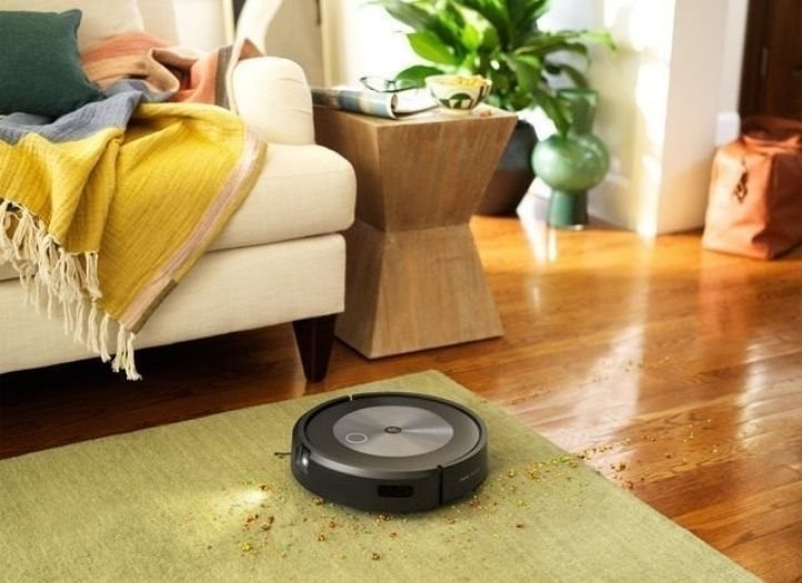 iRobot Roomba j7+ robot vacuum iRobot Roomba j7+ robot vacuum
