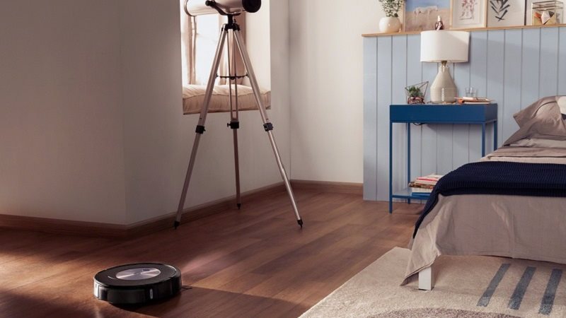 Robotický vysávač iRobot Roomba Combo j7 (c7158)