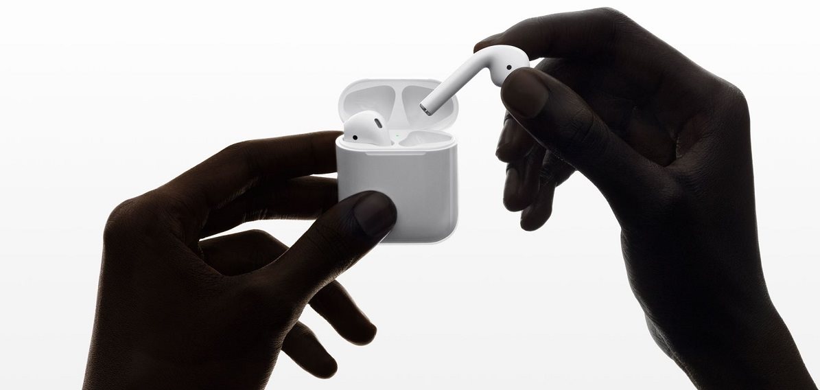 True Wireless sluchátka Apple AirPods 2019