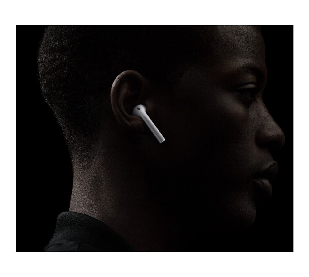 Levná bezdrátová sluchátka Apple AirPods 2019 s mikrofonem