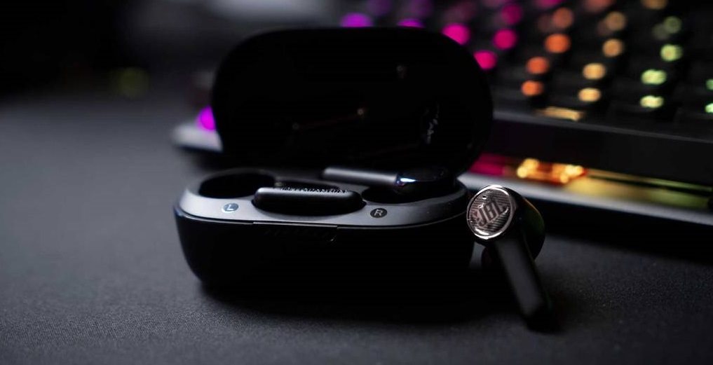Bezdrátová sluchátka JBL Quantum TWS