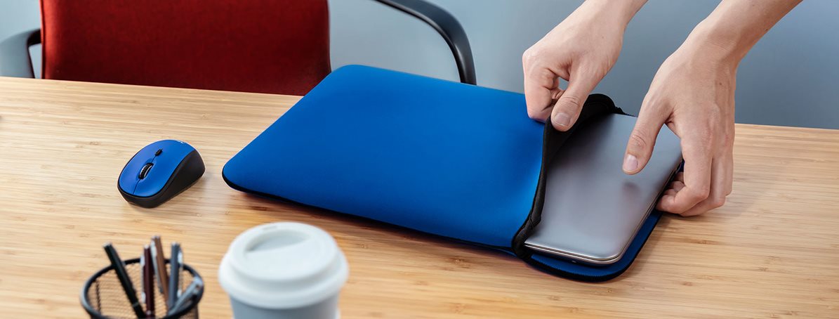 TRUST YVO MOUSE & SLEEVE BLUE Sada bezdrôtovej myši a puzdra na notebook