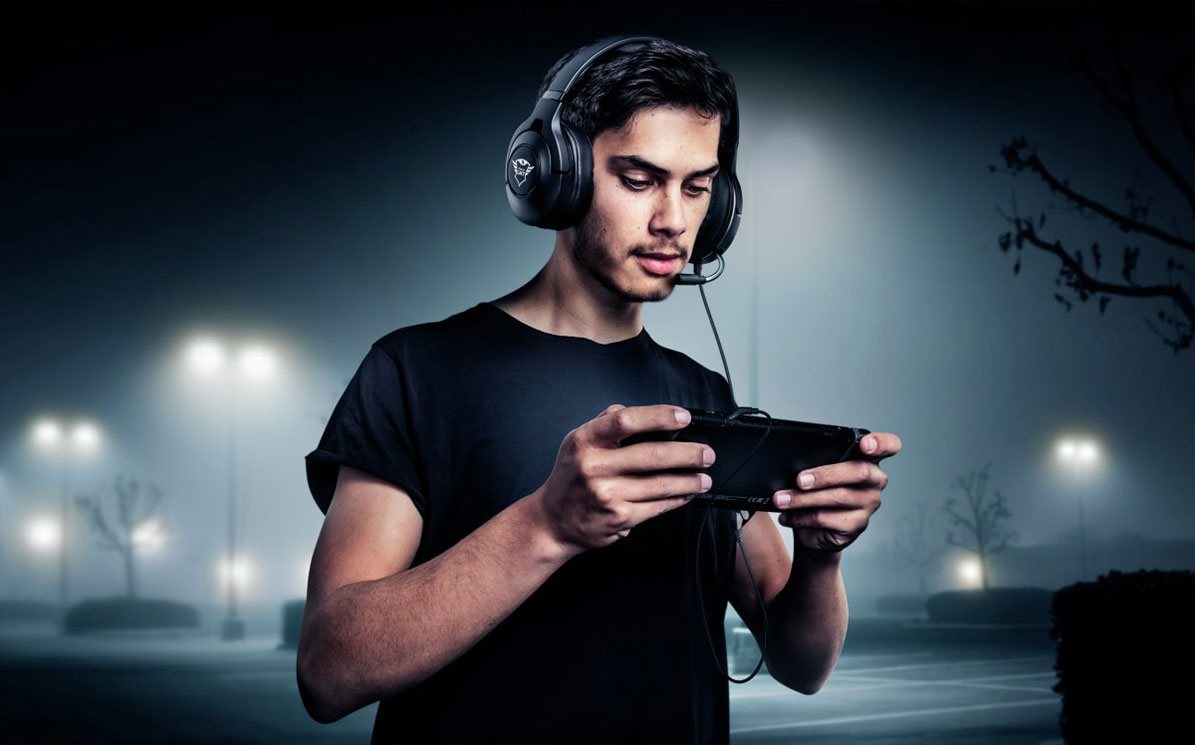 Multiplatformová herní sluchátka