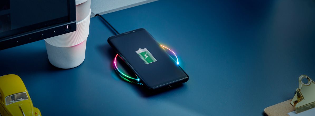 Trust Lumo10 RGB QI Bezdrátová Qi nabíječka s RGB podsvícením