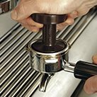 Automatický kávovar KRUPS Pisa White + XS6000 Autocappuccino EA816170
