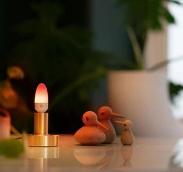  LED žárovka LIFX Full Colour Candle