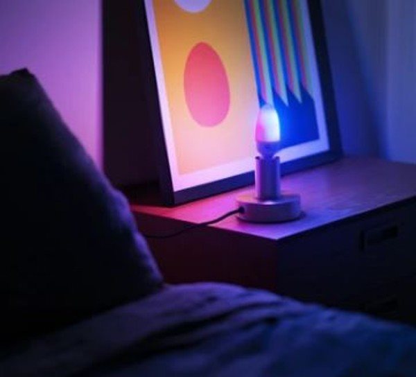  LED žárovka LIFX Full Colour Candle