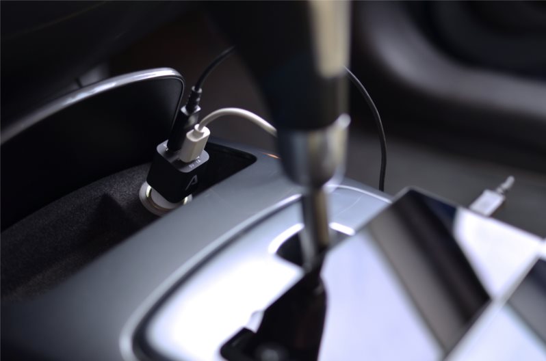 Lamax USB Car Charger - 2 USB porty