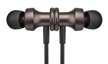 Headphones magnets