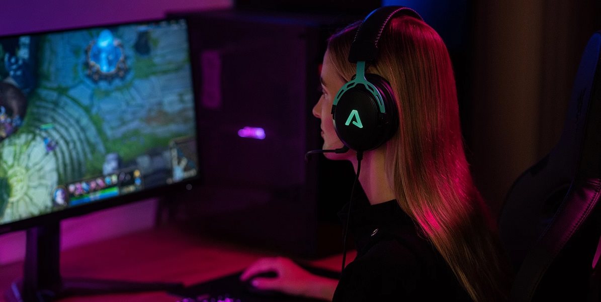 Herní sluchátka LAMAX Heroes Defender1
