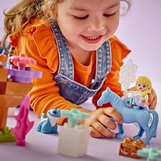 LEGO® DUPLO® | Disney 10418 Elsa und Bruni im Zauberwald