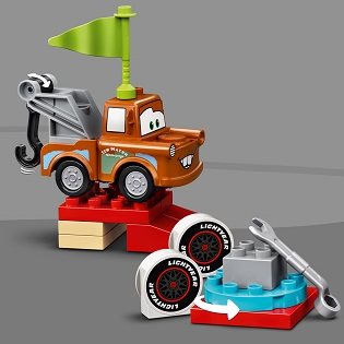 LEGO Duplo Cars 10924 Lightning McQueen's Race Day LEGO Duplo Cars 10924 Lightning McQueen's Race Day