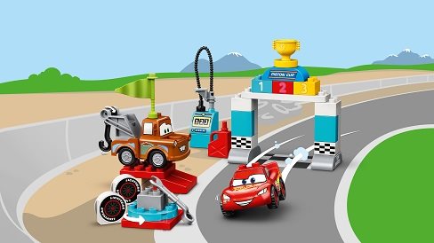 LEGO Duplo Cars 10924 Lightning McQueen's Race Day LEGO Duplo Cars 10924 Lightning McQueen's Race Day