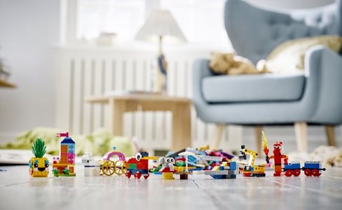 LEGO Classic 11021 90 rokov hrania 