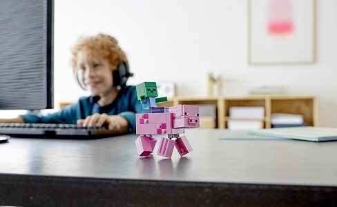 LEGO Minecraft Prase s malou zombie LEGO Minecraft Prase s malou zombie