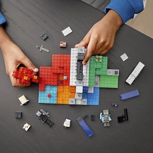 LEGO Minecraft 21172 The Ruined Portal LEGO Minecraft 21172 The Ruined Portal