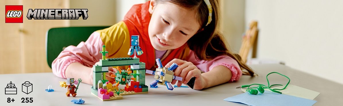 LEGO Minecraft 21180 Battle with the Guardians 