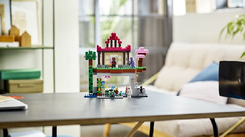LEGO® Minecraft® 21183 Training Center