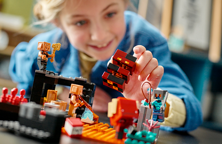 LEGO® Minecraft® 21185 Unterirdische Burg