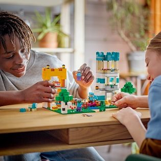 LEGO® Minecraft® 21249 Creative Box 4.0