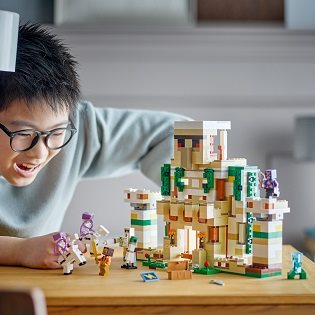LEGO® Minecraft® 21250 Iron Golem Fortress LEGO® Minecraft® 21250 Iron Golem Fortress