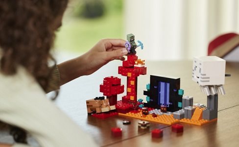 Stavebnica LEGO® Minecraft® 21255 Prepadnutie portálu do Netheru