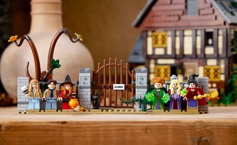 LEGO stavebnica Ideas 21341 Disney Hokus pokus: Chatka sestier Sandersonových