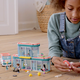 LEGO Friends 41394 Heartlake City Hospital