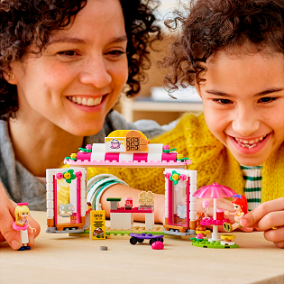 LEGO Friends 41426 Heartlake City Park Café LEGO Friends 41426 Heartlake City Park Café