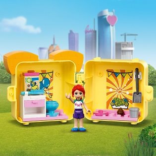 LEGO Friends 41664 Mia and her pug box 