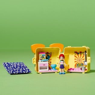 LEGO Friends 41664 Mia and her pug box 