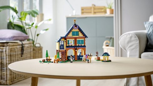 LEGO Friends 41683 Forest Horseback Riding Centre