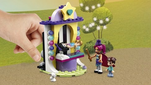 LEGO Friends 41687 Magical Funfair Stalls