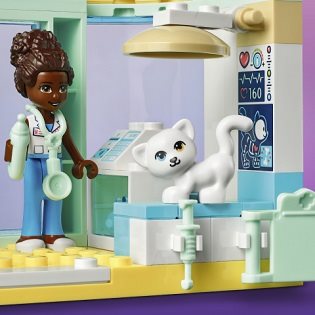 LEGO Friends 41695 Veterinary clinic