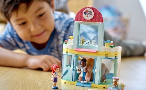 LEGO Friends 41695 Veterinary clinic