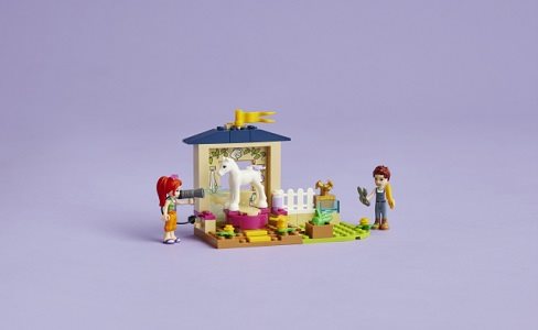 LEGO Freunde 41696 Reinigung des Ponys im Stall 
