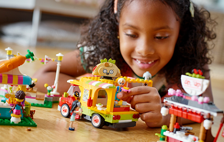 LEGO® Friends 41701 Street Food Market