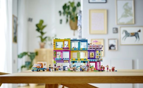 LEGO Friends 41704 Building on the main street LEGO Friends 41704 Building on the main street