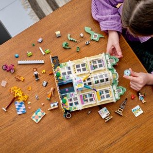 LEGO® Freunde 41711 Emma und die Kunstschule LEGO® Freunde 41711 Emma und die Kunstschule