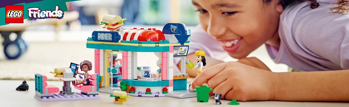 LEGO® Friends 41728 Bistro in downtown Heartlake