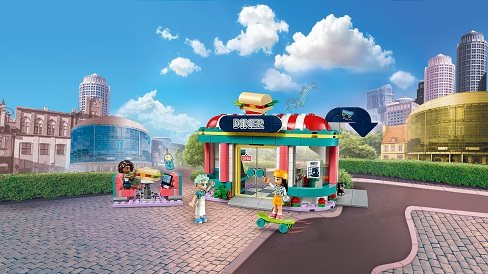 LEGO® Friends 41728 Bistro in downtown Heartlake