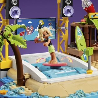 LEGO Friends 41737 Amusement Park on the Beach
